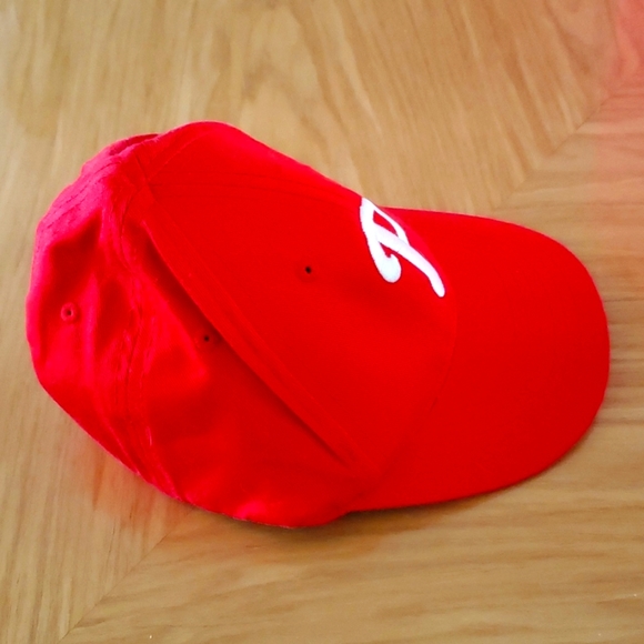 LIKE NEW:  NIKE MLB BASEBALL ⚾️ CAP (PHILADELPHIA PHILLIES) - Picture 3 of 7